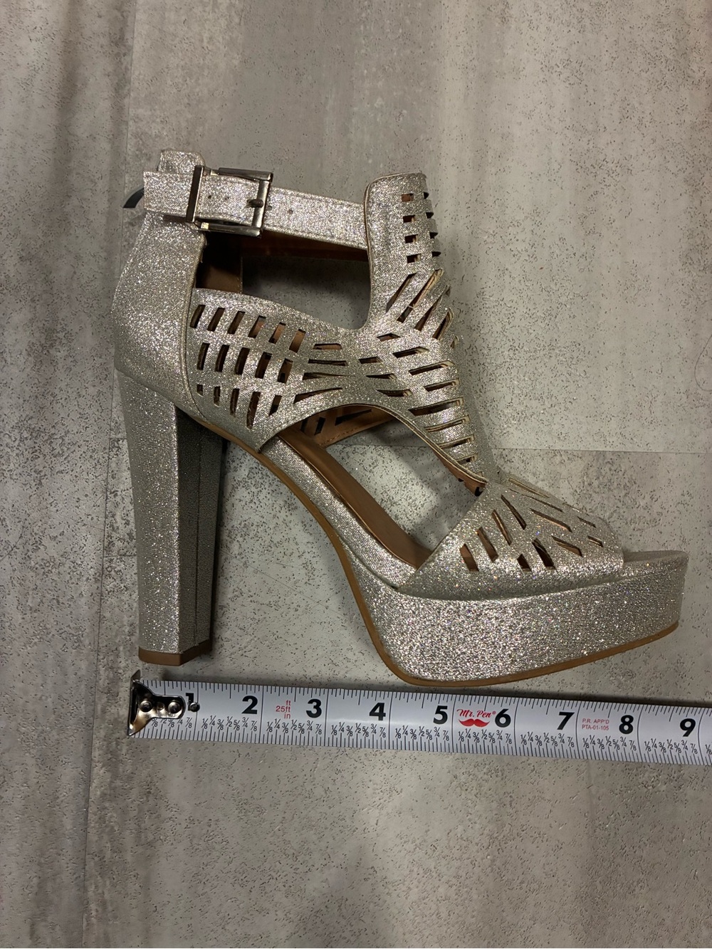 TOP Moda Silver Glitter Cutout Platform Sandals - Picture 4 of 8
